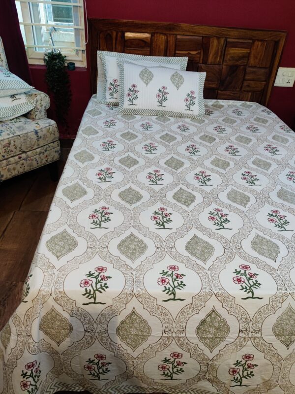 Golden Green Bedsheet set - Image 5