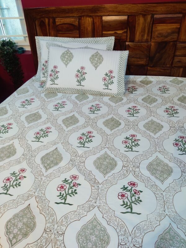 Golden Green Bedsheet set - Image 4