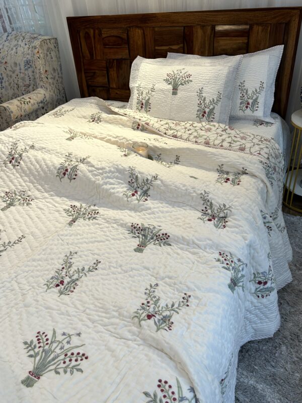 Aqua Leaf Bedding set - Image 9