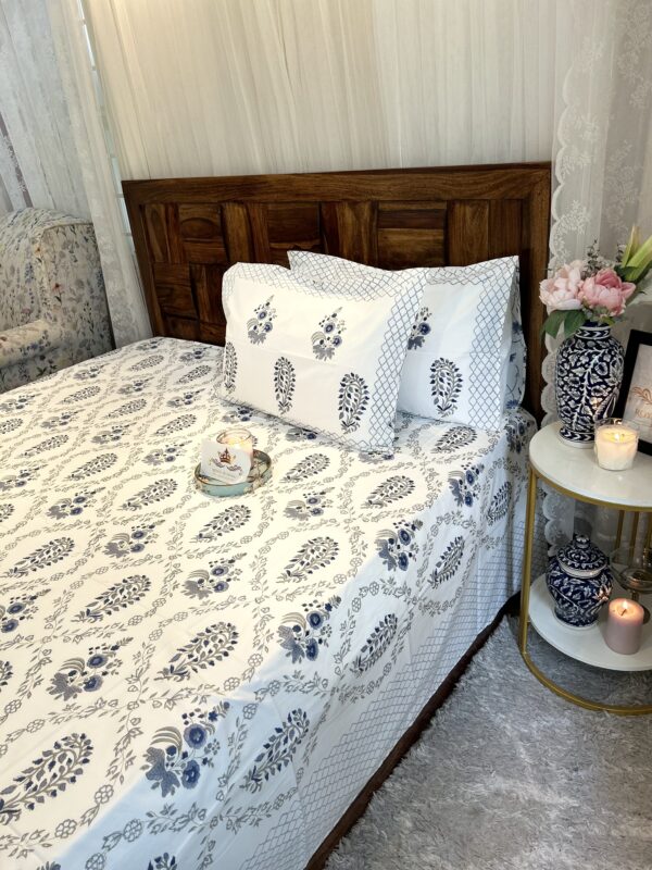 Sapphire Rosette - Bedsheet set