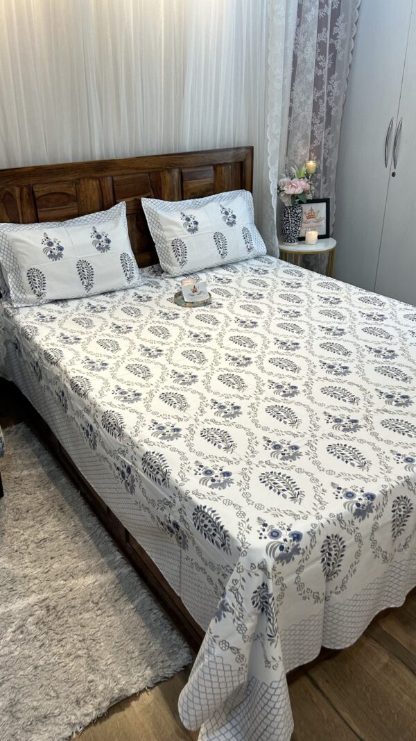 Sapphire Rosette - Bedsheet set - Image 2