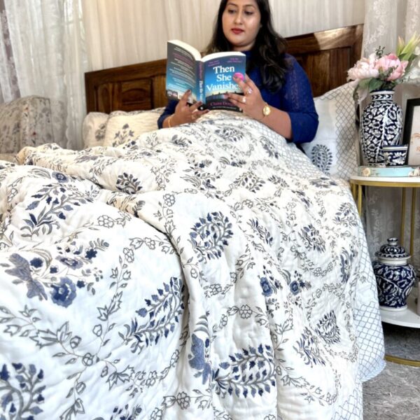 Sapphire Rosette Quilt Set