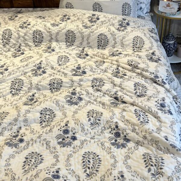 Sapphire Rosette - Quilt/comforter
