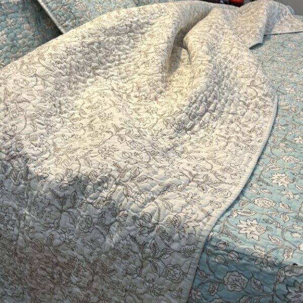 Icy comforter set
