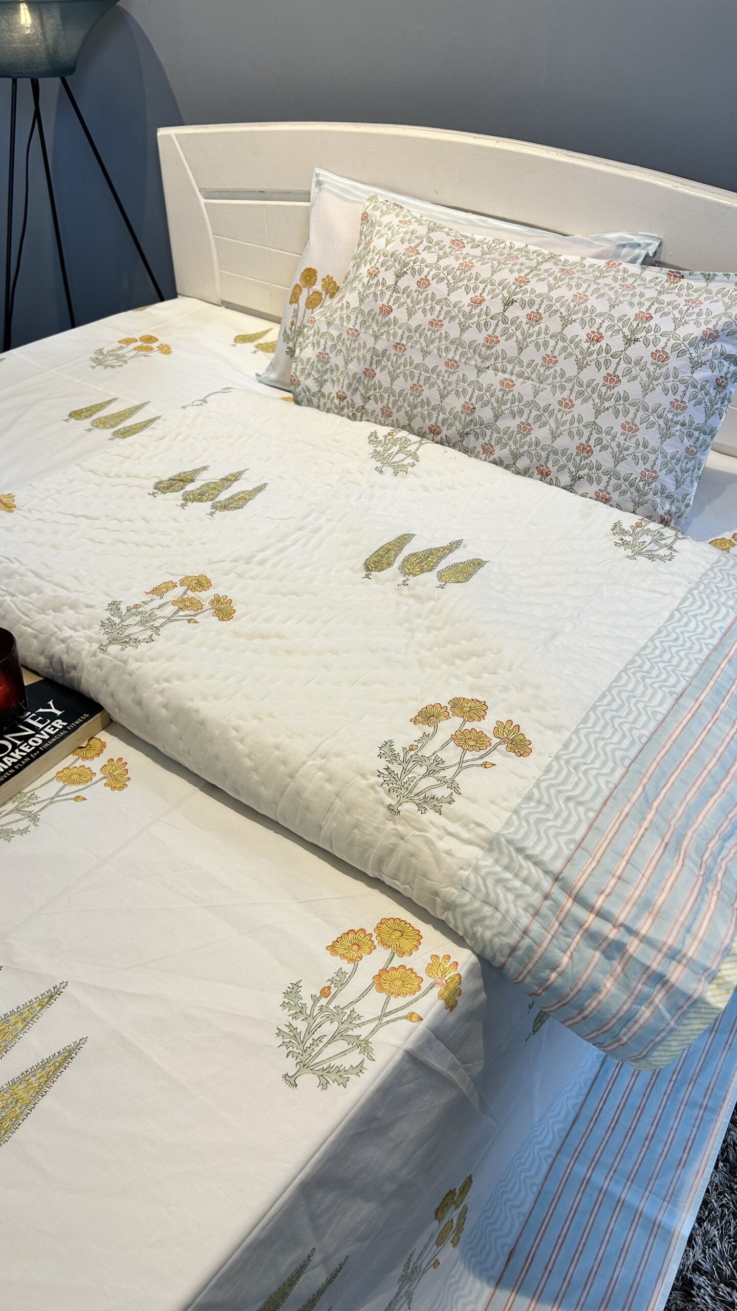 Golden Paisley - Image 11